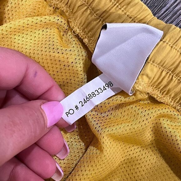 Free Assembly Yellow Tropical Floral Board Shorts Size 14/16 XL - Picture 5 of 6